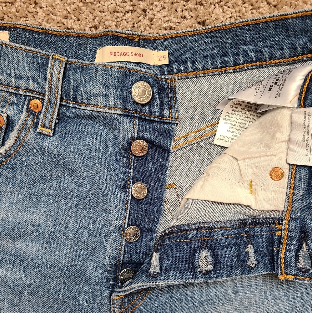 Ribcage Levis Shorts